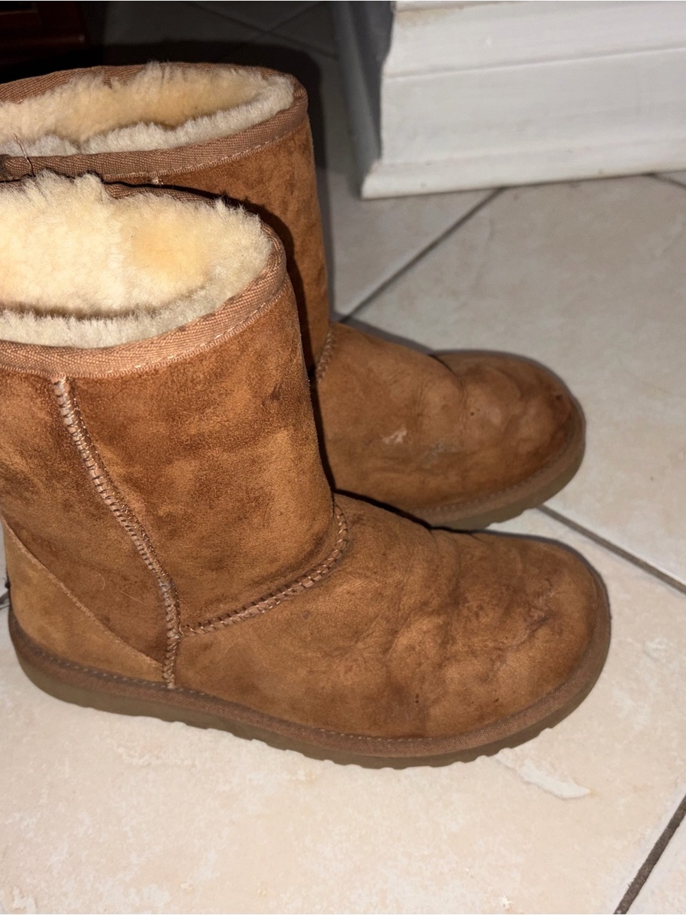 UGG Classic Short Shearling Lined Ankle Boots - Chestnut Brown